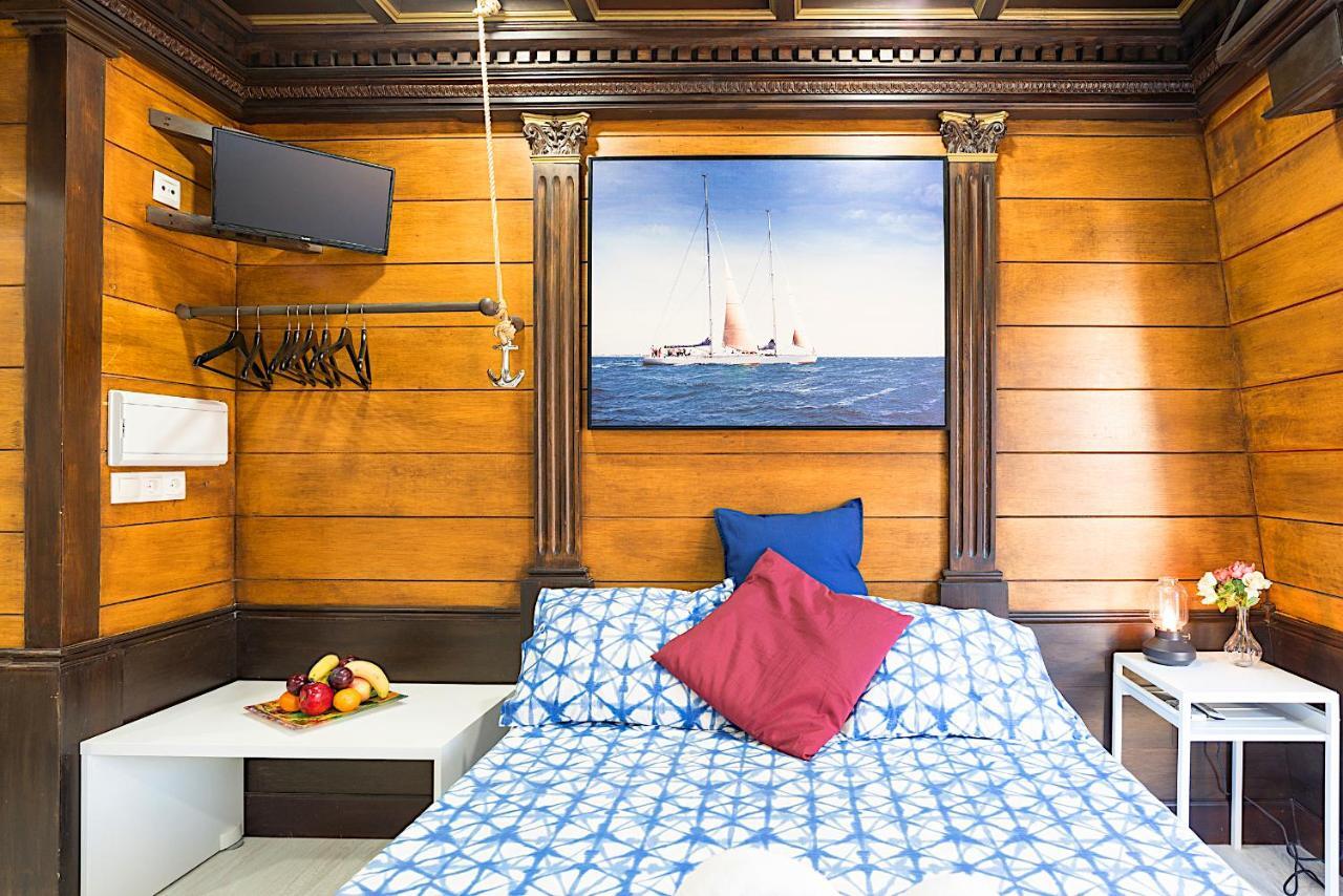 Citycenter Pirates Room, Young People Only 말라가 외부 사진