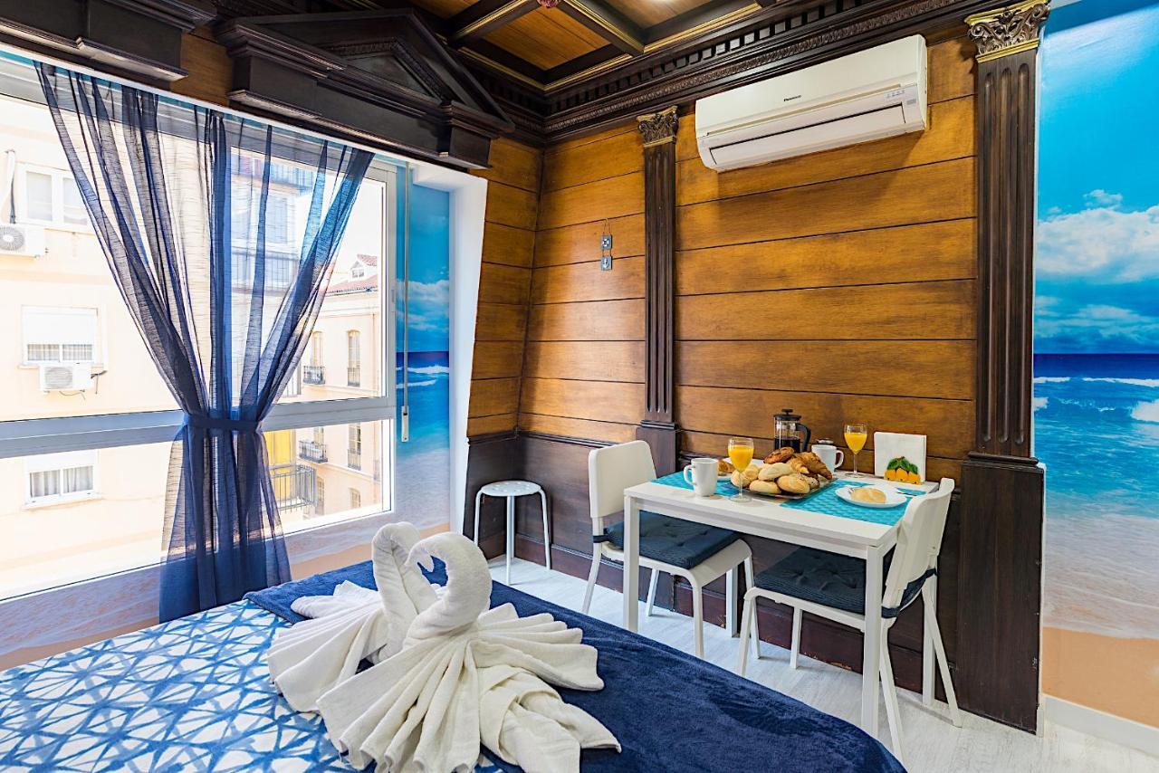 Citycenter Pirates Room, Young People Only 말라가 외부 사진